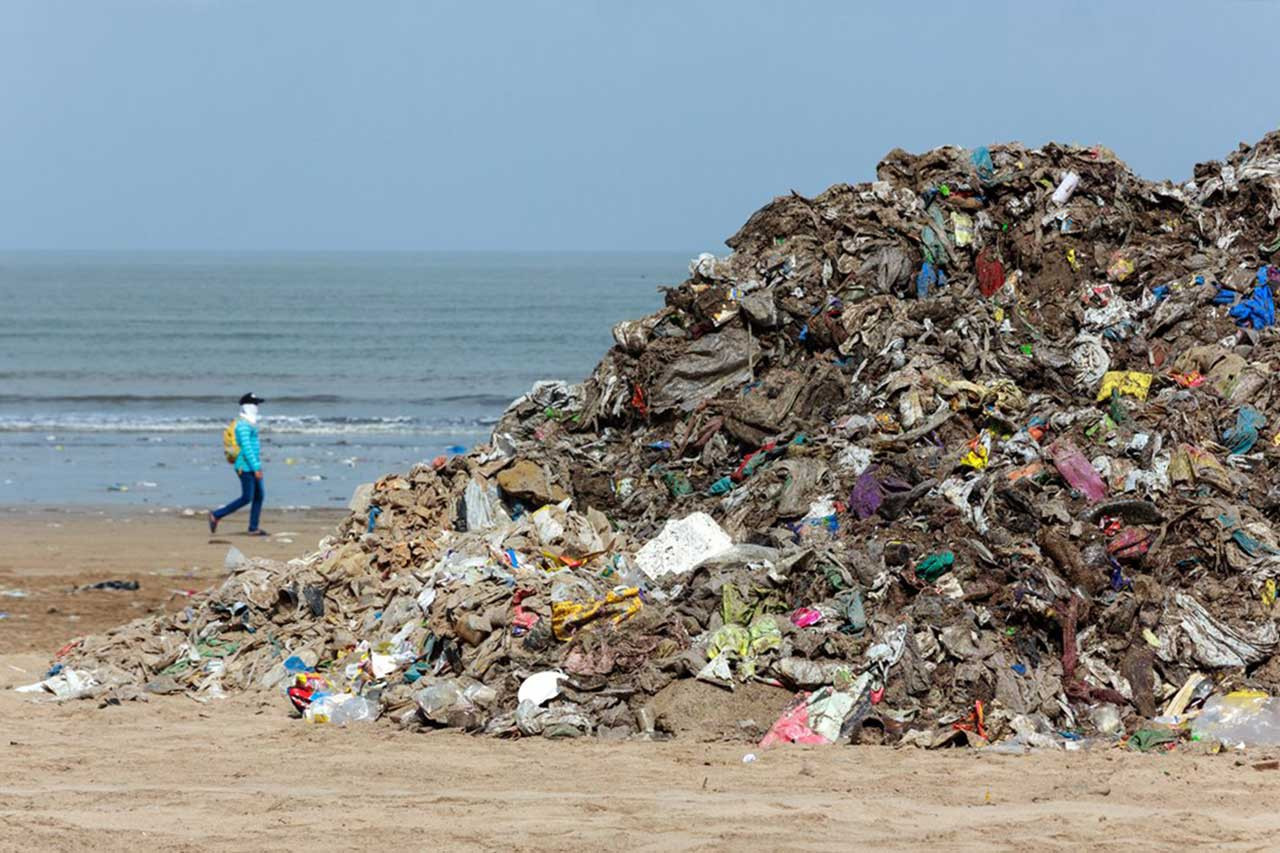 A pile of waste collected on Mumbai s Juhu Beach Photo by Kartik Chandramouli Mongabay | Nature Infocus